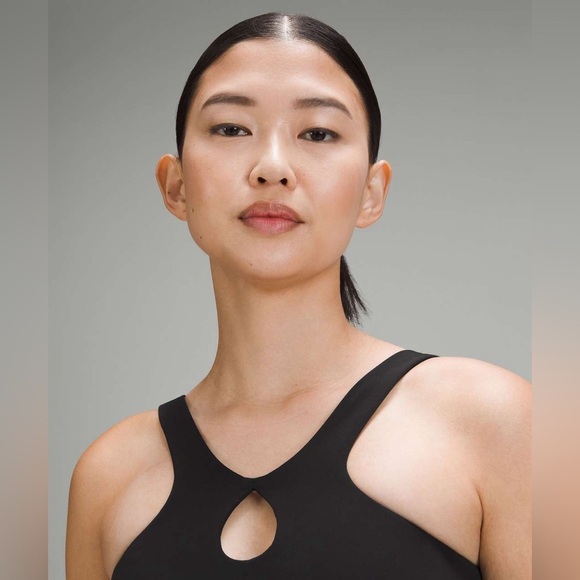 Lululemon SmoothCover Front Cut-Out Yoga Bra in Black - Picture 6 of 13
